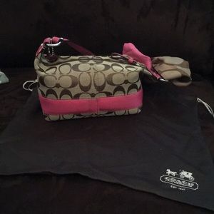 Coach pink purse 👛 with ribbon and storage bag
