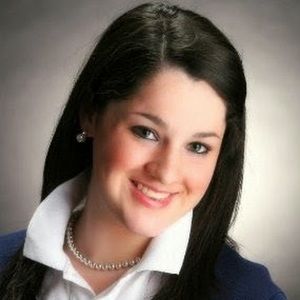 Meet your Posher, Maura