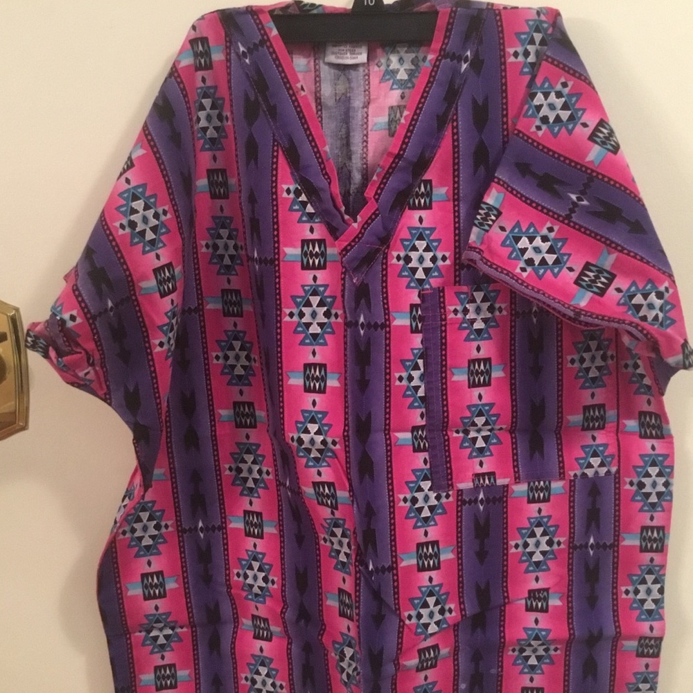 🦋🦋Ladies scrub top🦋🦋