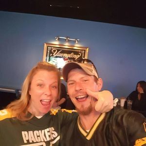 Meet your Posher, Lorie