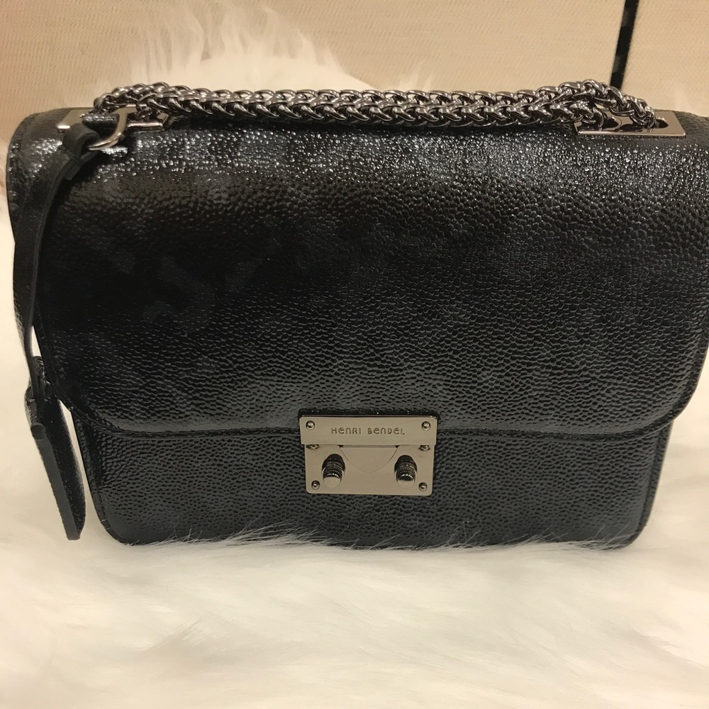 Henri Bendel Waldorf chain party bag