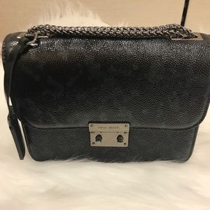 Henri Bendel Waldorf chain party bag