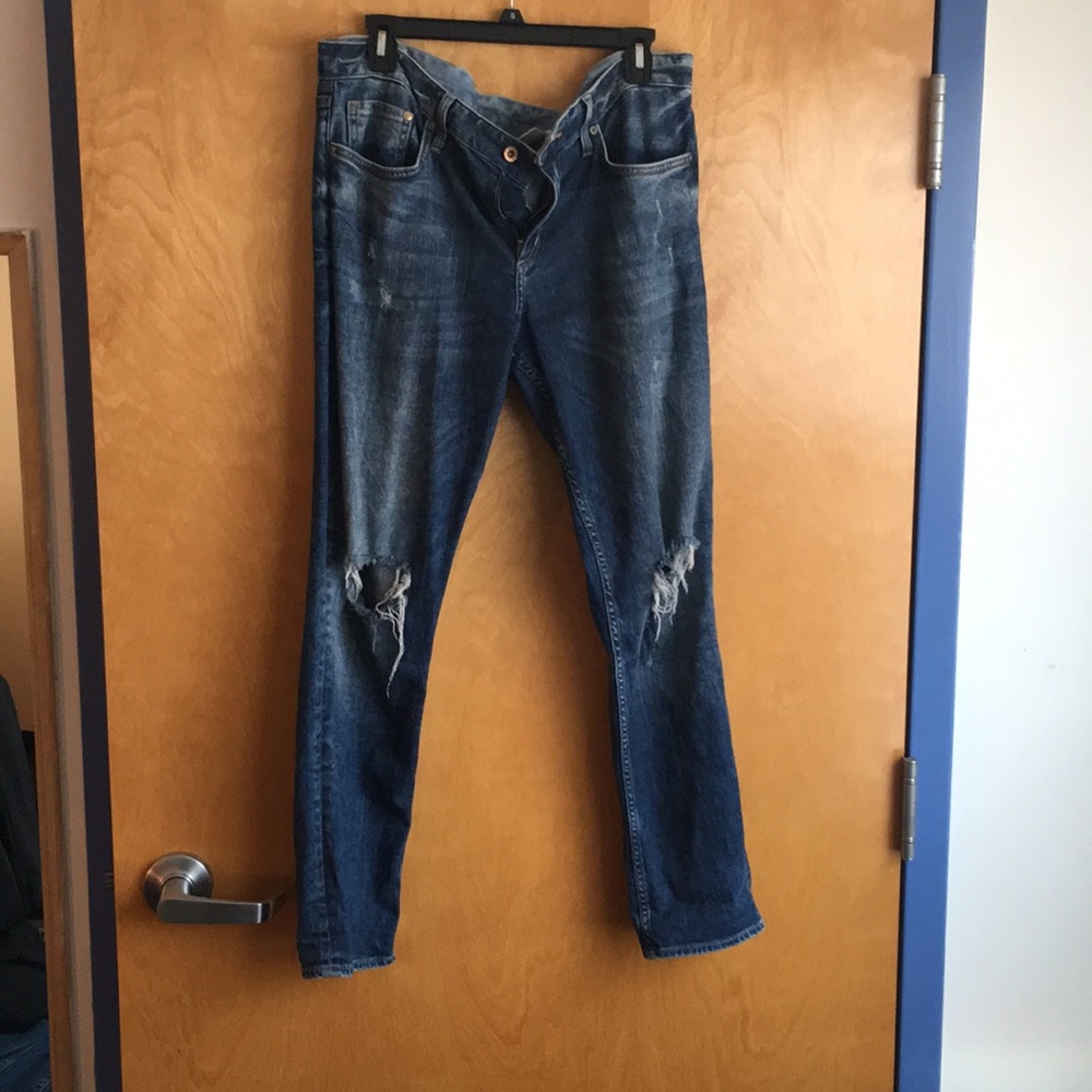 Distressed Boyfriend Jeans