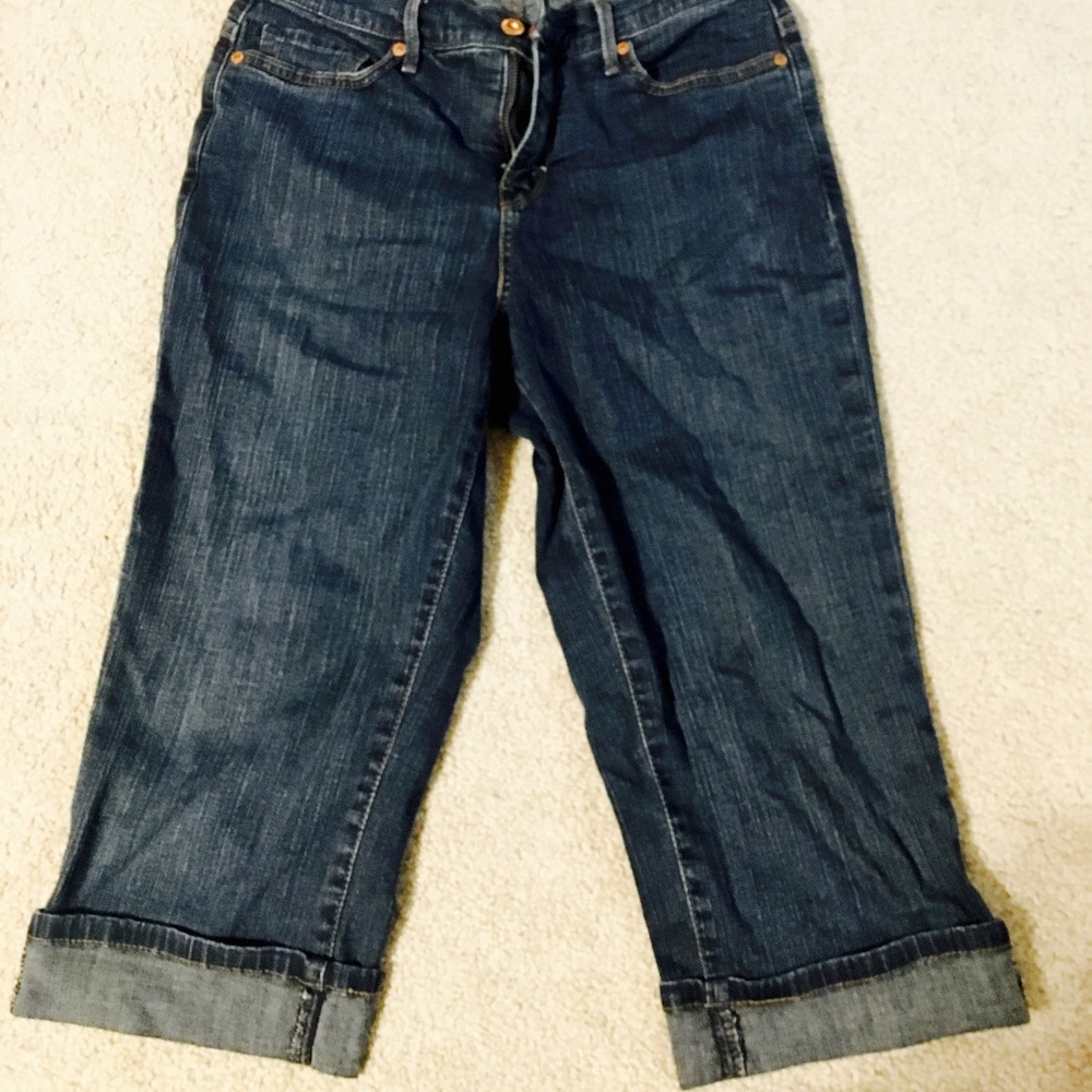 ❤️ Like New LEVIS CLASSIC CAPRI ❤️