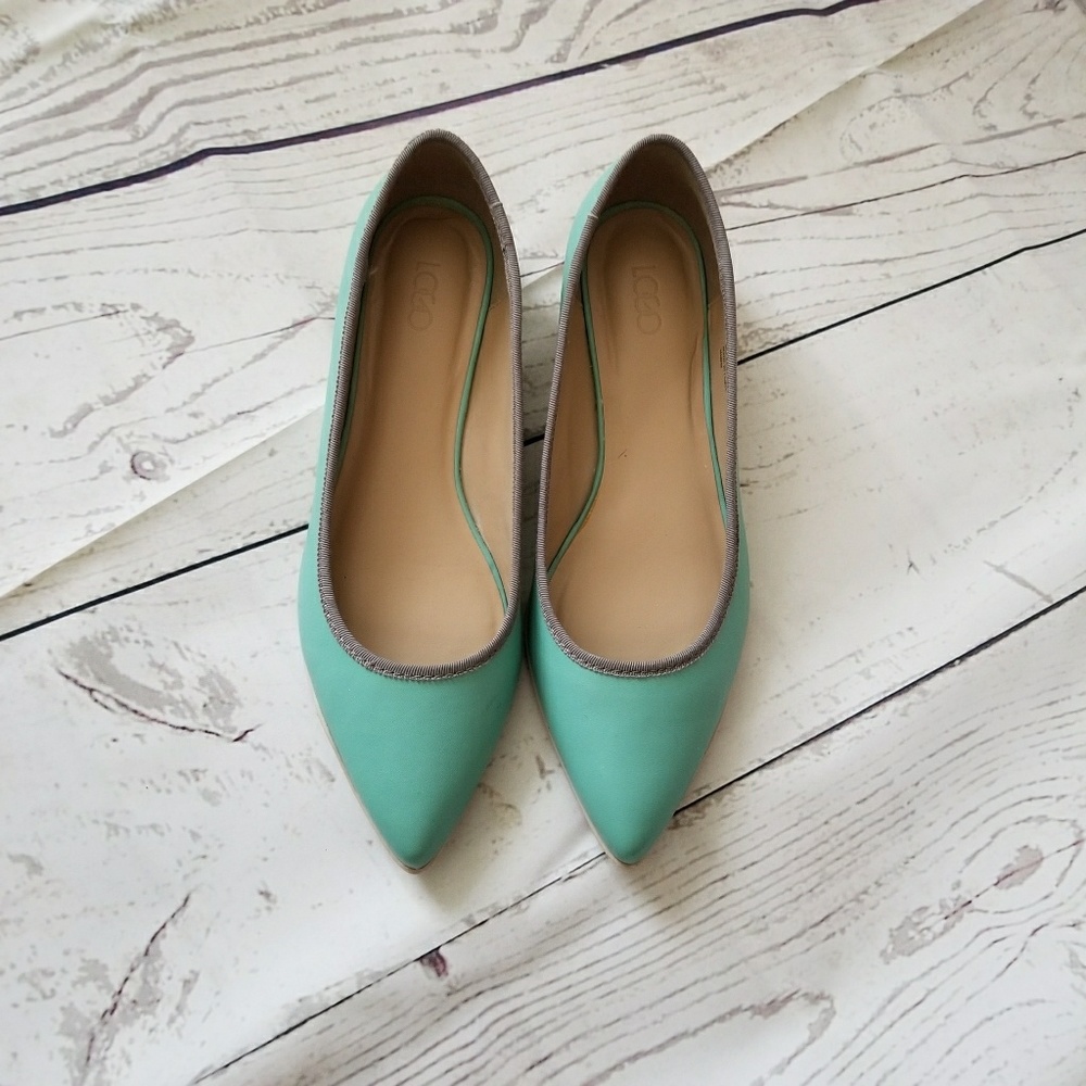 Logo by Lori Goldstein Pointed Toe Ballerina Flats