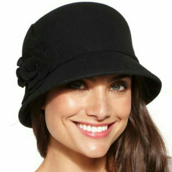 Nine West Accessories - Nine West Felt Cloche flower hat.