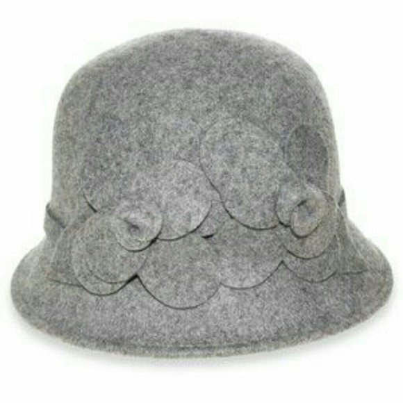 Nine West Felt Cloche flower hat. - Picture 2 of 3