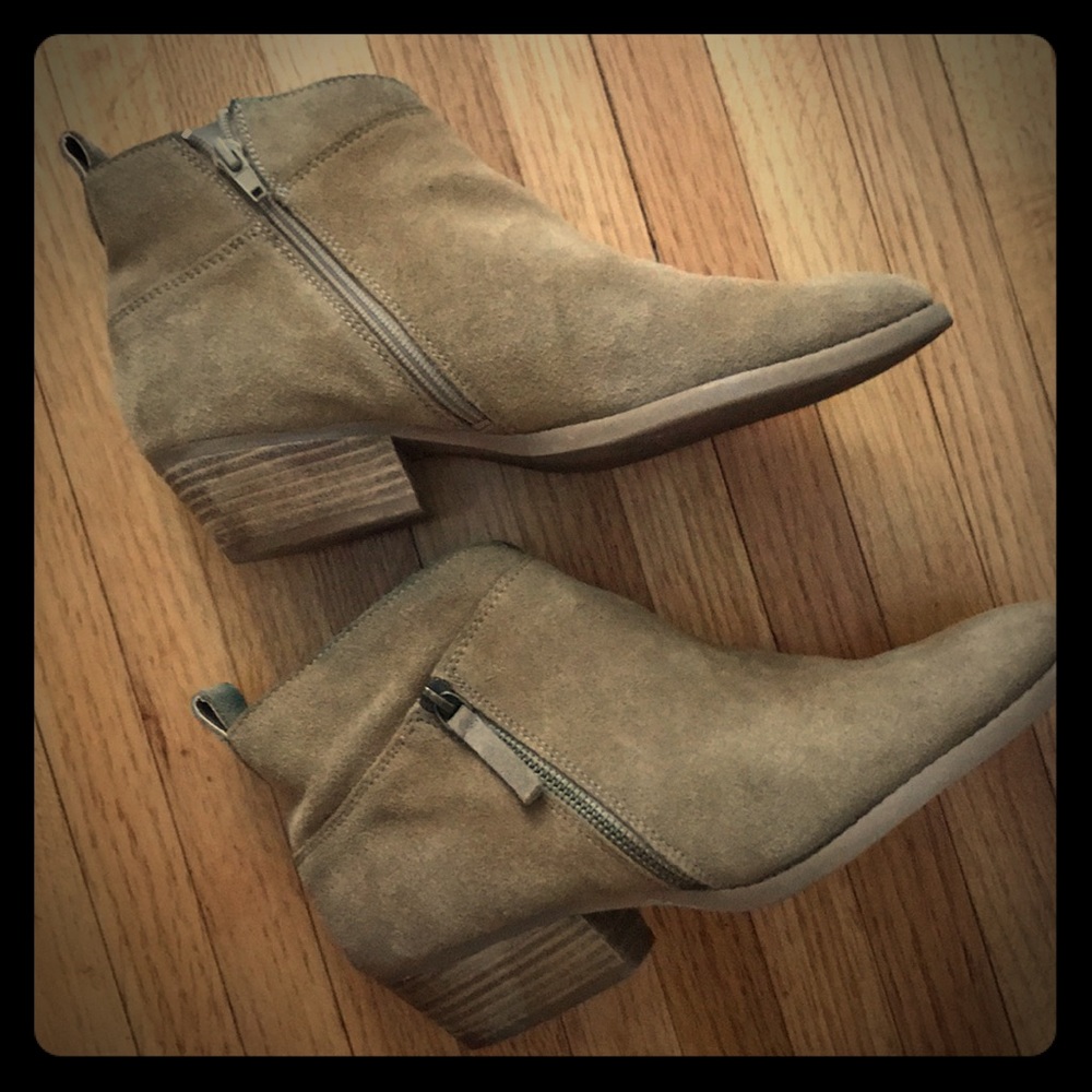 Nine West Light Tan Suede Booties, size 9