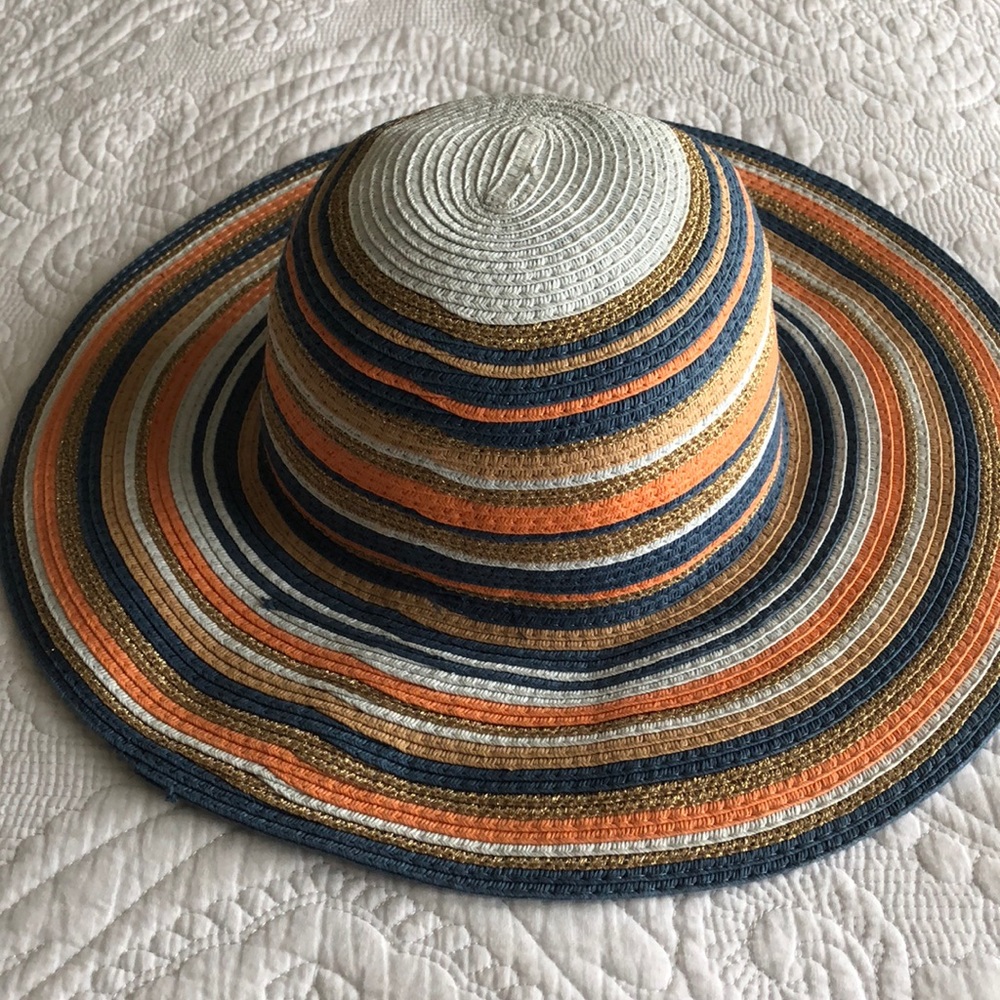 Floppy hat