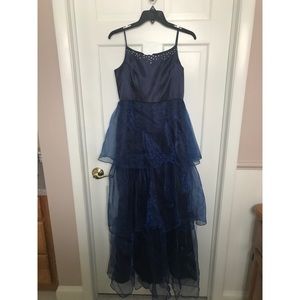 Beautiful blue dress!