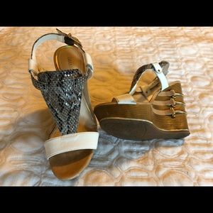 Gianni Bini wedge sandal