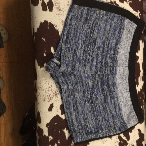 BCBG Teagan Shorts - Picture 2 of 6