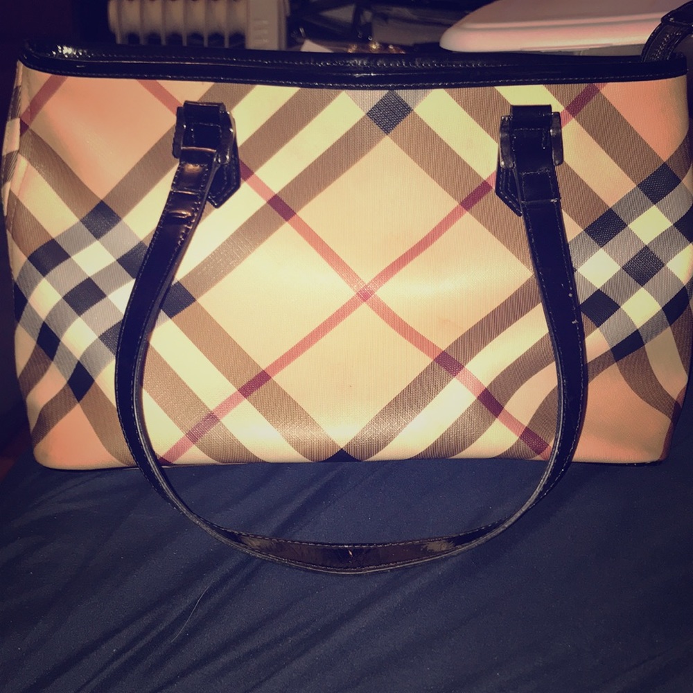 Medium Burberry purse