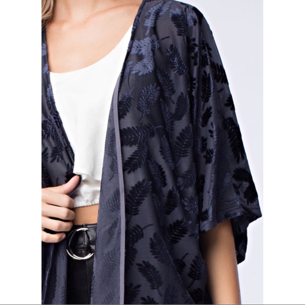 RESTOCKED✨ New navy velvet boho leaf Cardigan - Picture 6 of 6