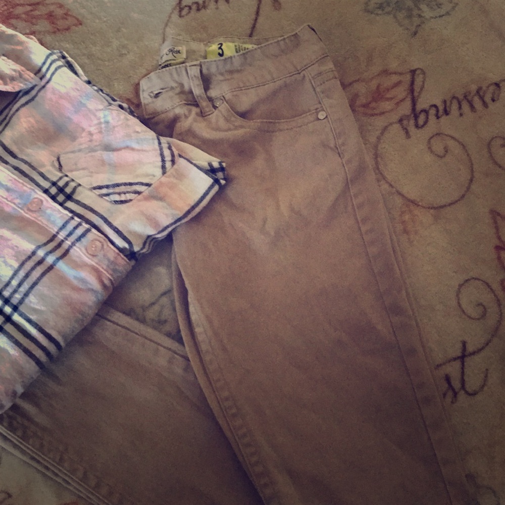 Size 3 light brown skinny jeans 👖