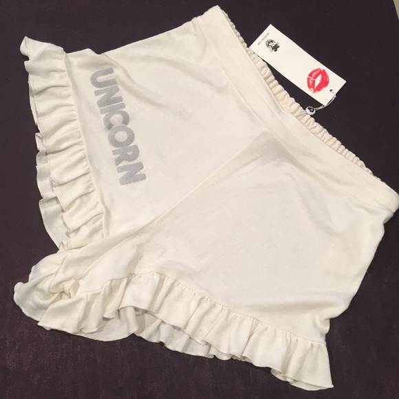 WILDFOX Shorts✨MUST GO - Picture 2 of 5