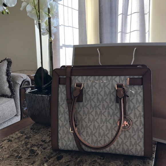 Michael Kors Handbags - Michael Kors Dillon Large -WHITE&ACORN COLOR BBWT