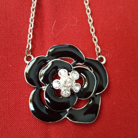 Unsigned Jewelry - Necklace Black Enamel Rhinestones nwOt