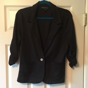 3/4 sleeved black blazer