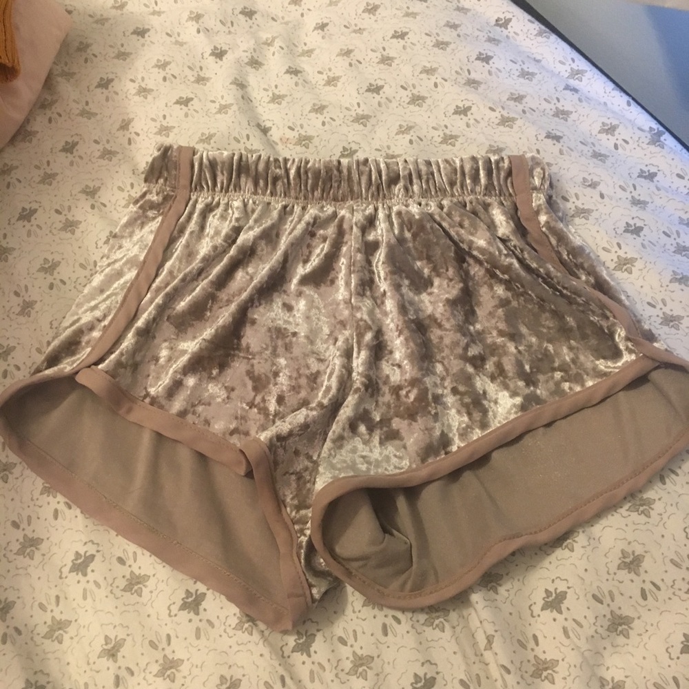 Crushed velvet shorts