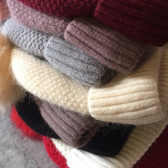 High lined Plush hat - Picture 2 of 8