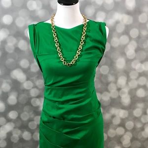 Gorgeous kelly green party dress:)