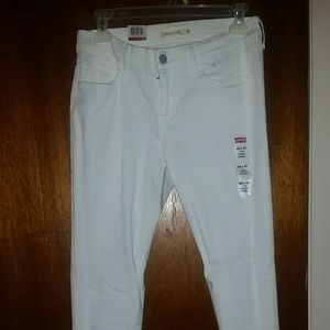 710 White Levi Super Skinny Jeans Size 28 in