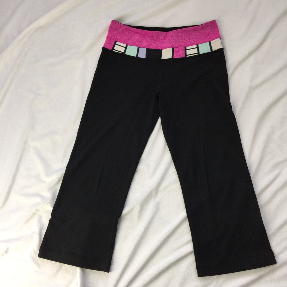 Lululemon Reversible Black Groove Flare Crop 2