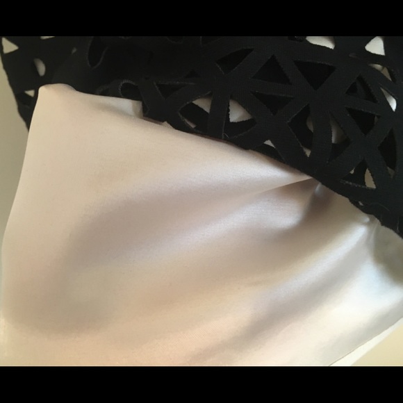 Black laser-cut skirt from The Limited, size 4 - Picture 3 of 5