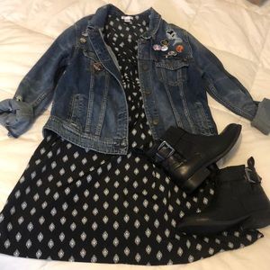 Black and white patterned dress