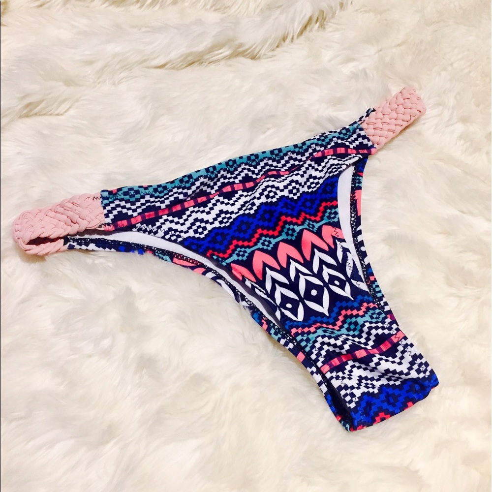 BIKINI BOTTOM 