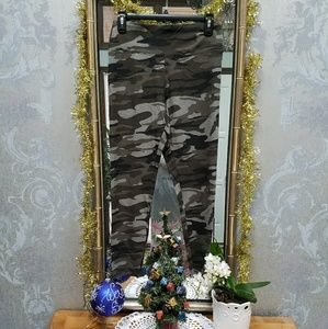 Brand New! Camo Express Leggings