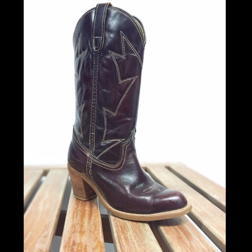 Vintage cowboy boots - embroidered - stacked heel