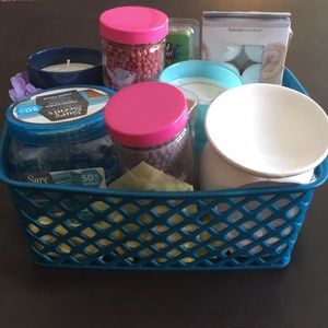 Blue themed candle and wax melt Gift Basket🛍