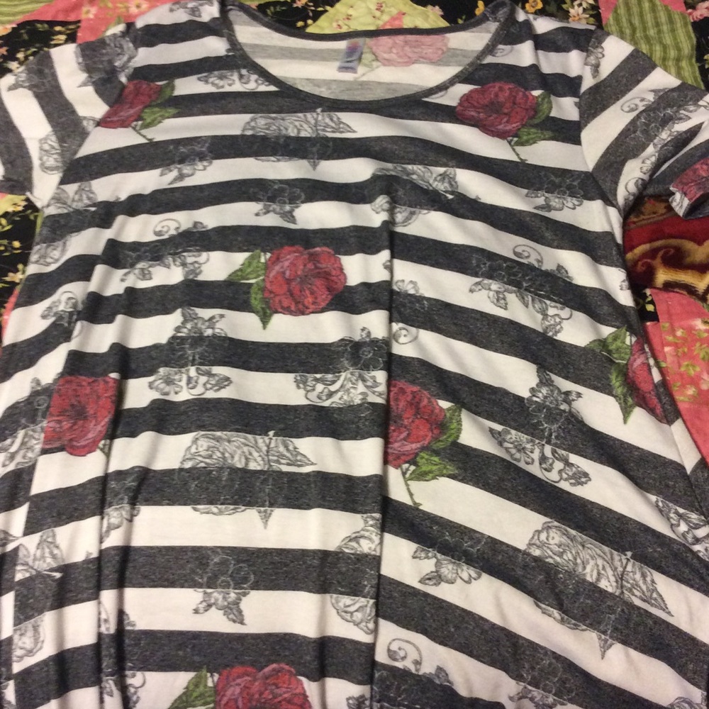 Lularoe perfect T