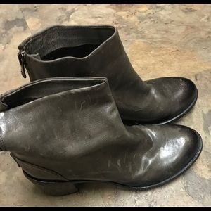 KBR VeroCuoio gray booties