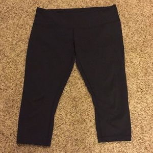 Lululemon workout capris