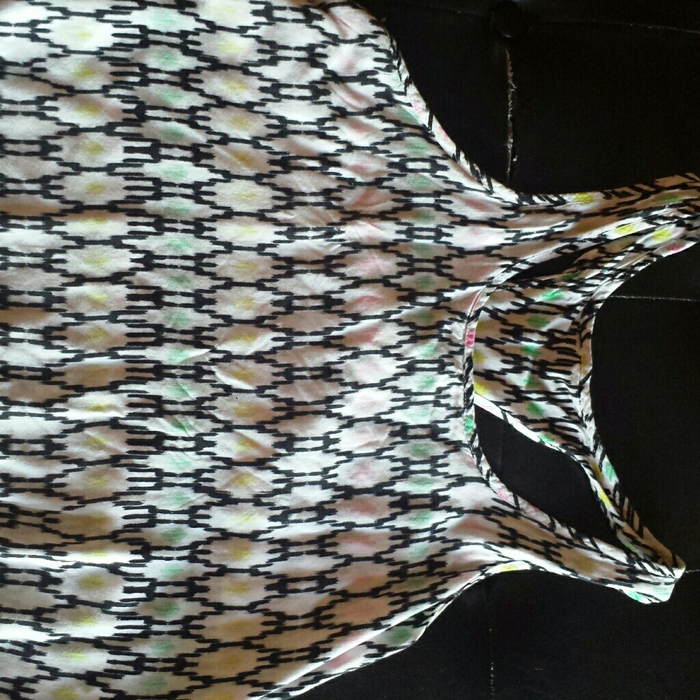 Loose fitting pretty patterned tank top