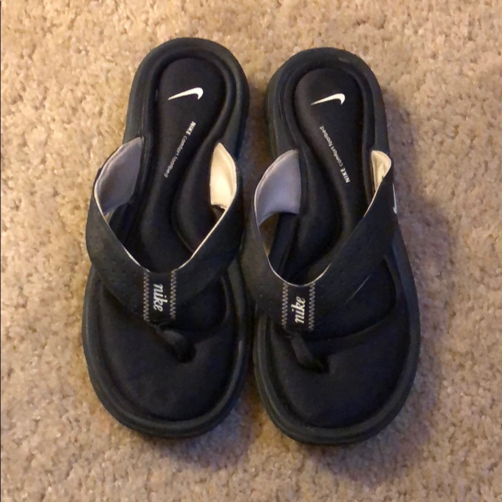 NIKE FLIP FLOP