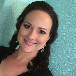 Meet your Posher, Alisha