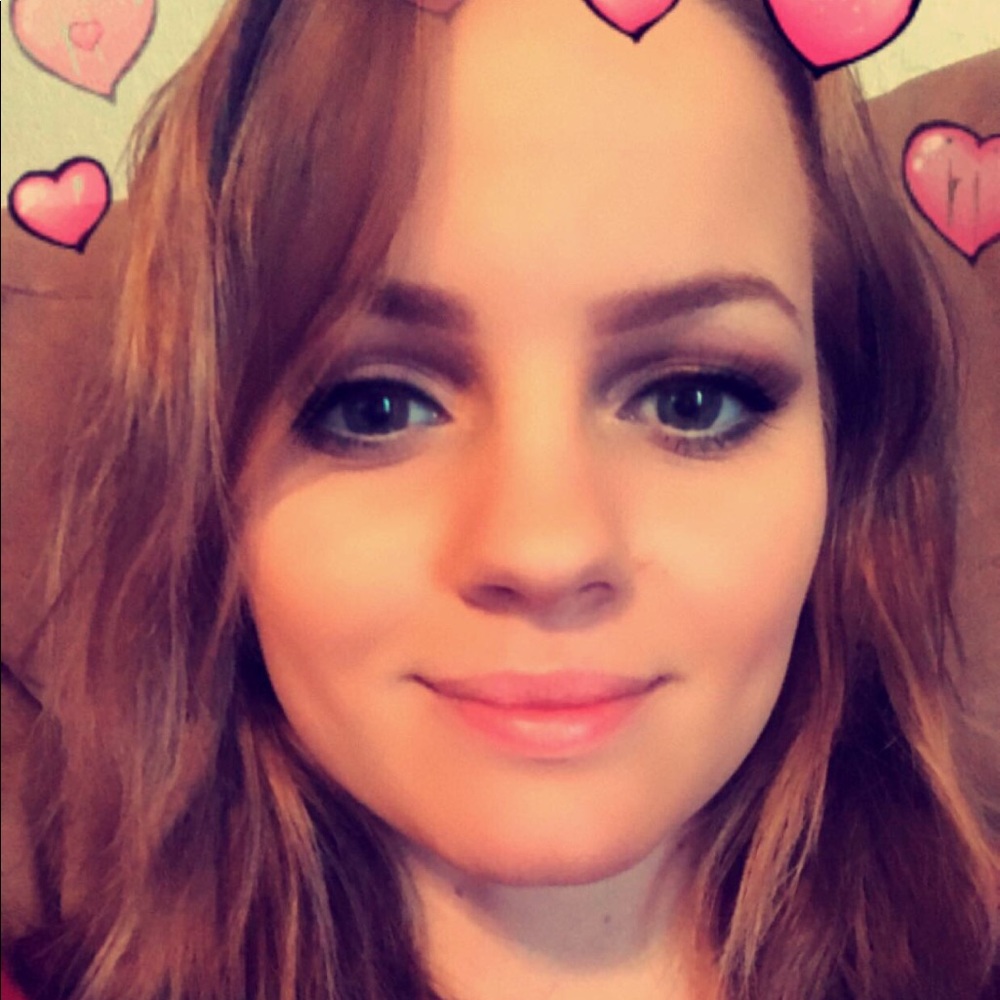 Meet your Posher, Dominique