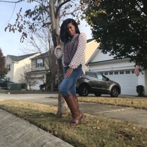 Meet your Posher, Tia