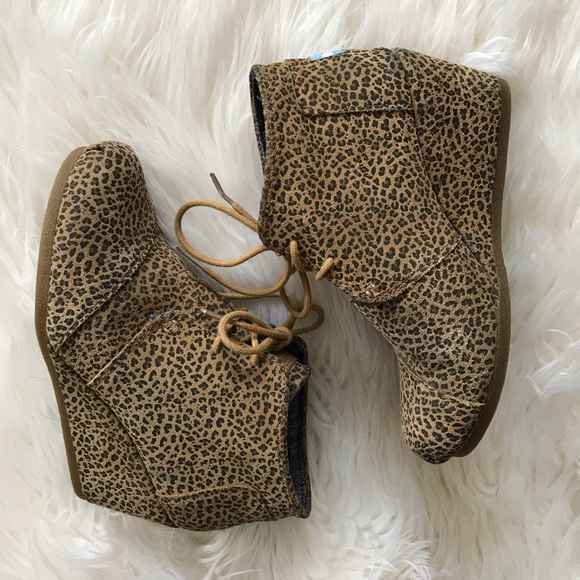 toms leopard wedge booties