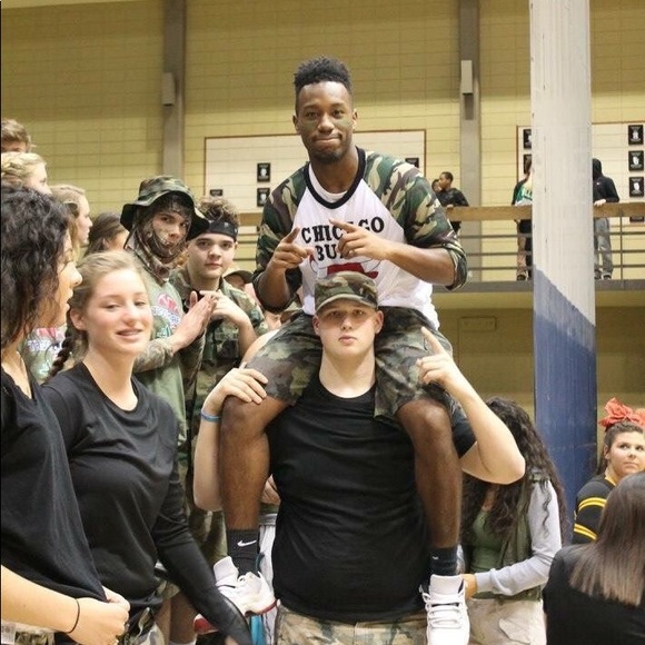 Meet your Posher, Ramon - Picture 1 of 1