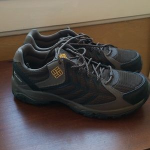 Columbia hiking shoes