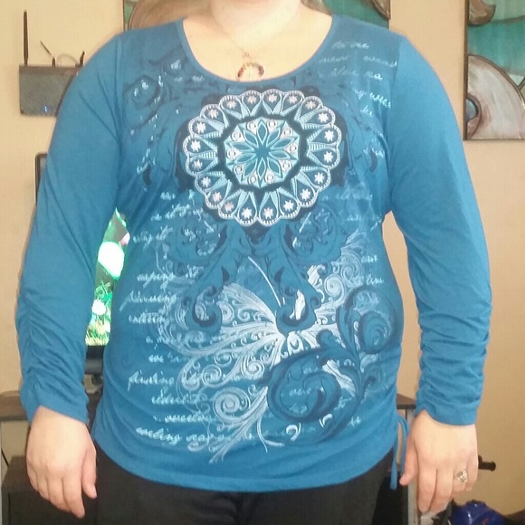 Blue shirt, long sleeve - Picture 1 of 2