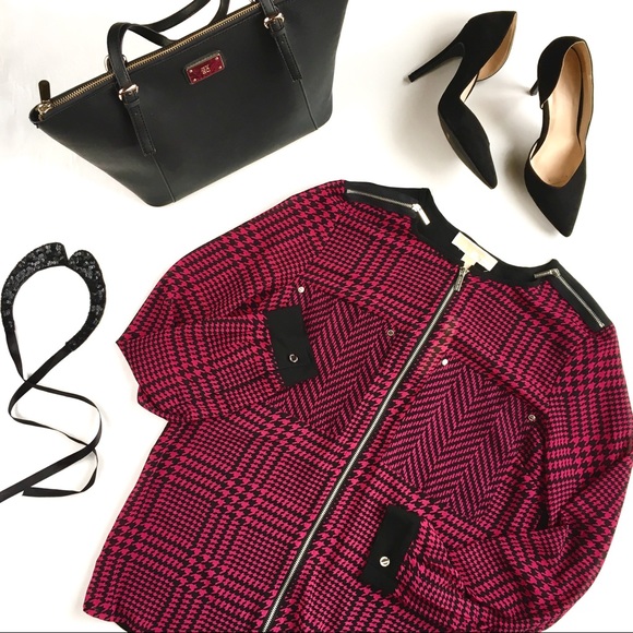 Michael Kors Tops - 💐[HP] Michael Kors Pink Houndstooth Blouse, M