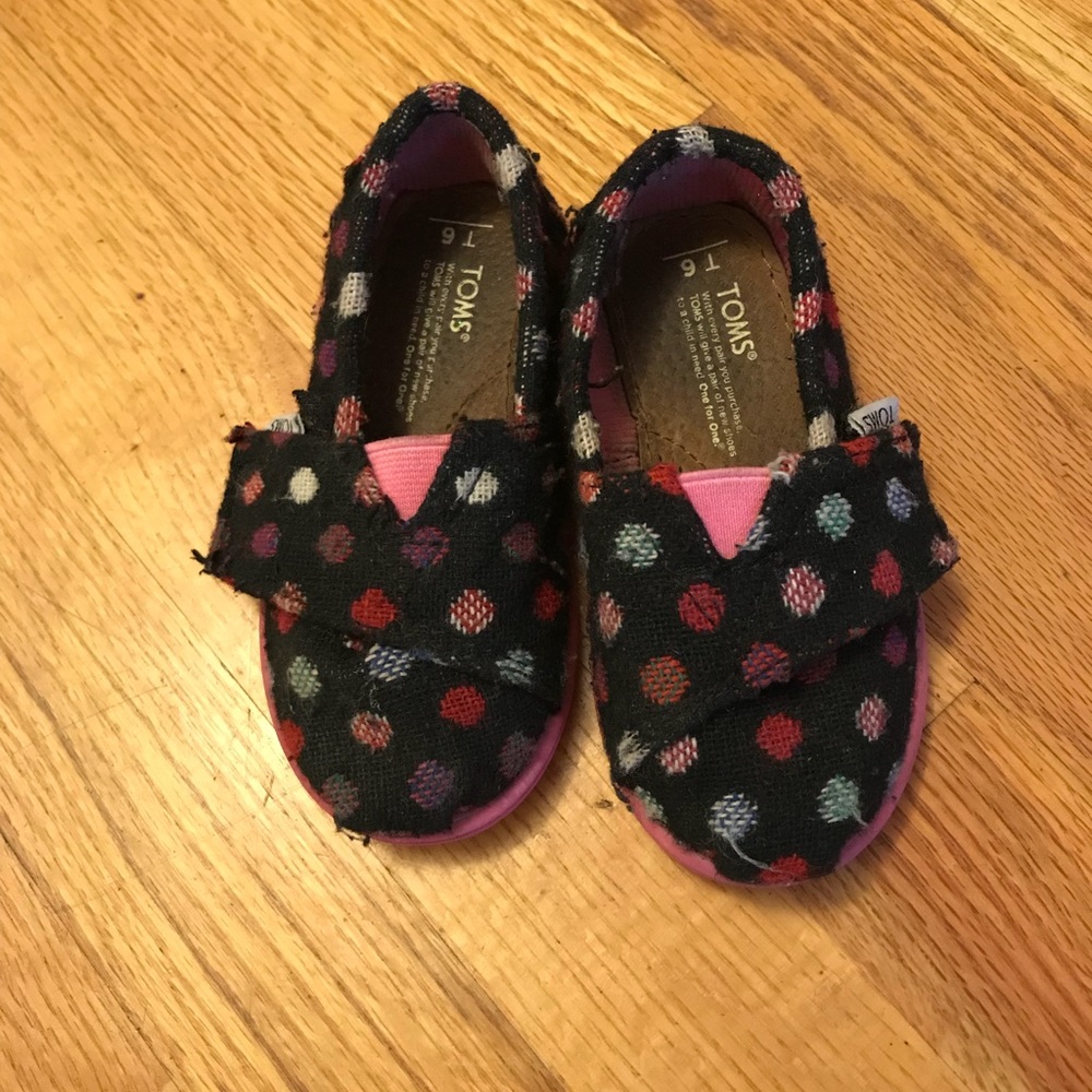 Toms T6 shoes