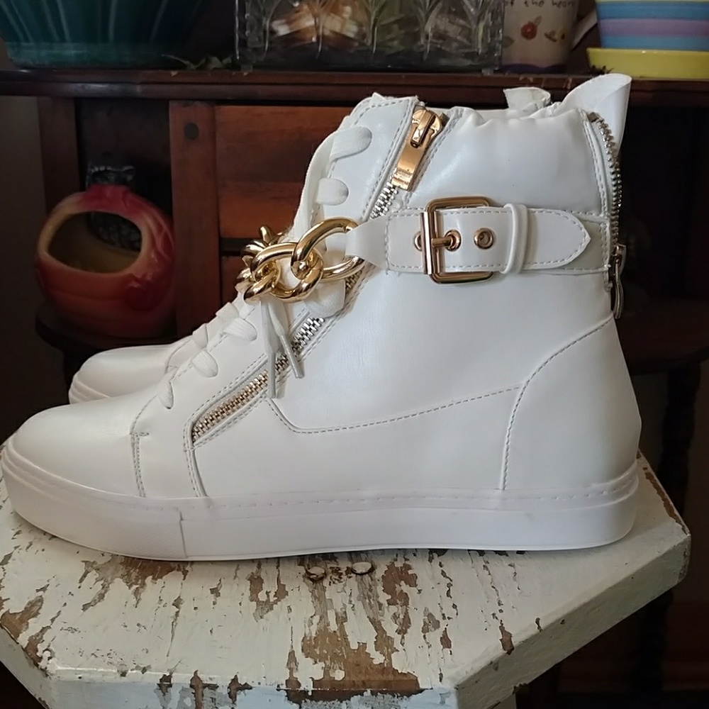 White tennis shoes Gold chain JustFab