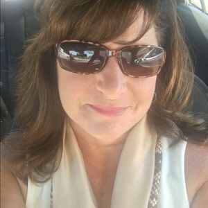 Meet your Posher, Celina